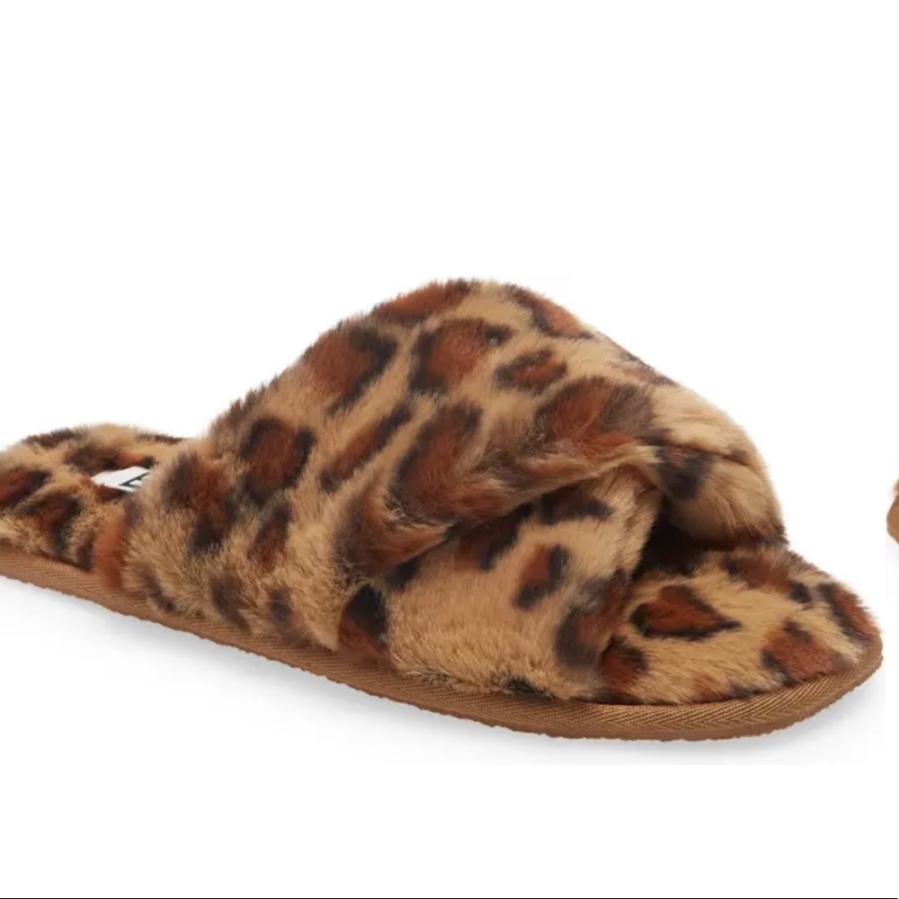 NWOT Mae Cross Strap Faux Fur Slipper